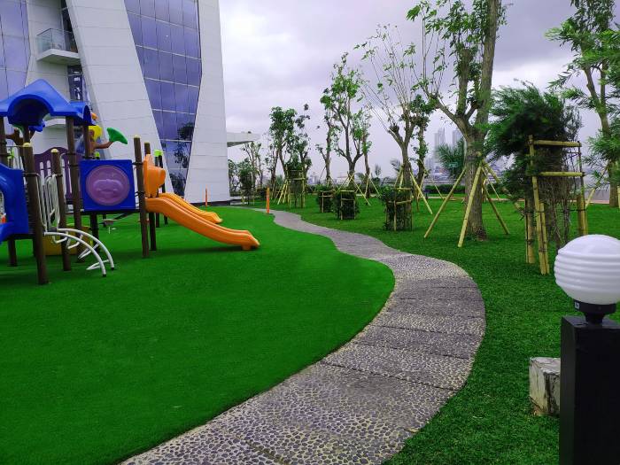 Rumput sintetis meteran